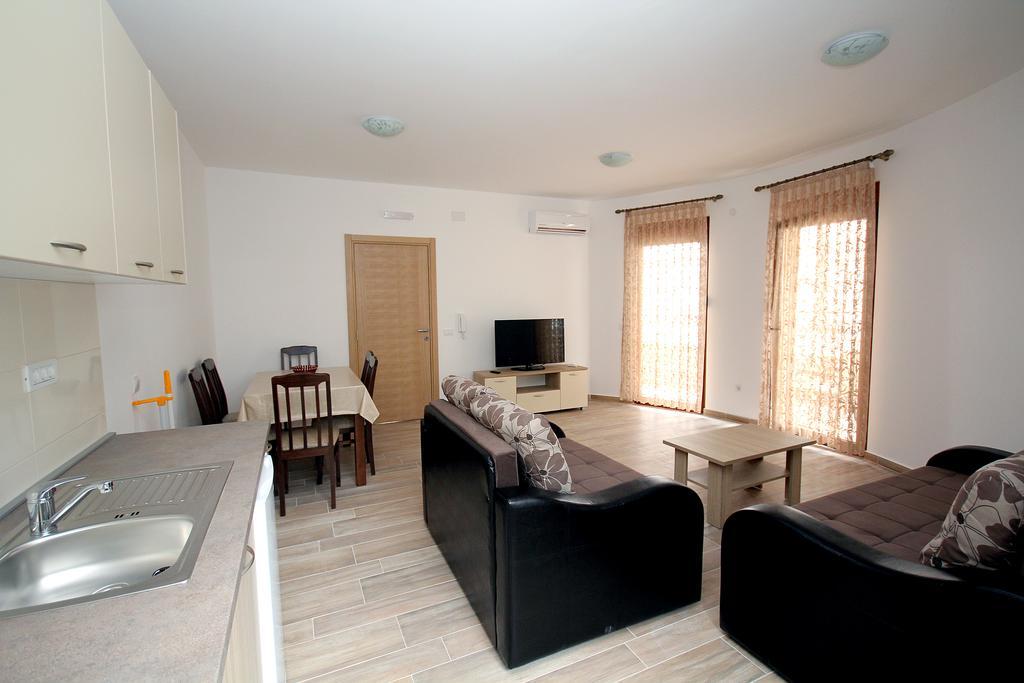 Apartments Md Lux Sutomore Room photo